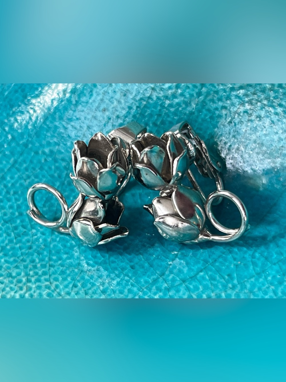 Vintage Silver Floral Earrings - Silver Rosebud Design Clip on